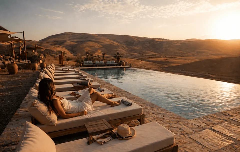Camp in der Agafay-Wüste mit Pool